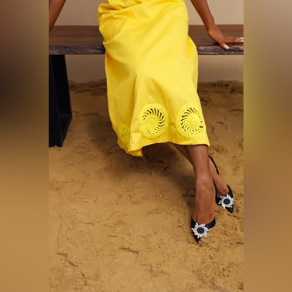 Elexiay Kwara Dress in Yellow - Size Medium - Picture 4 of 10
